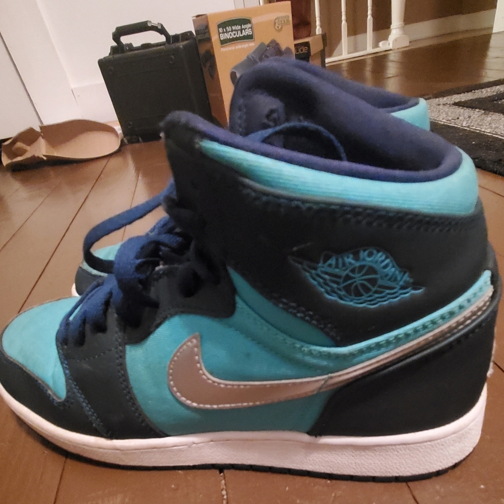 Jordan 1 Hyper Jade High Metallic Silver Youth 7.5